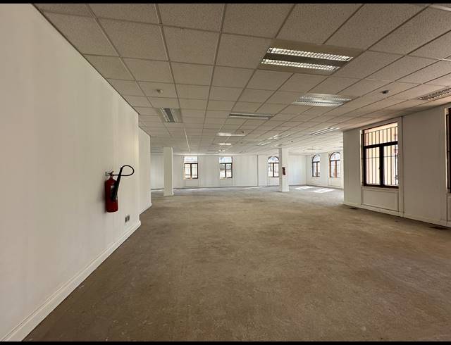 3,731M² OFFICE TO LET IN SANDOWN